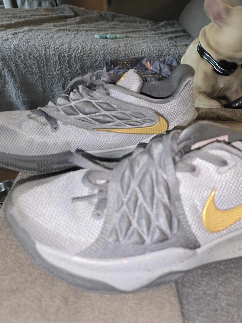 Nike Kyrie Mens size 7